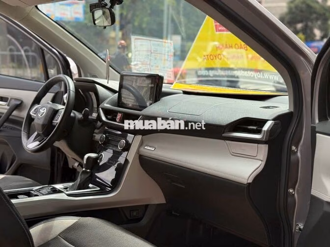 Toyota Veloz E CVT 2024 Bạc Tím 82,563km