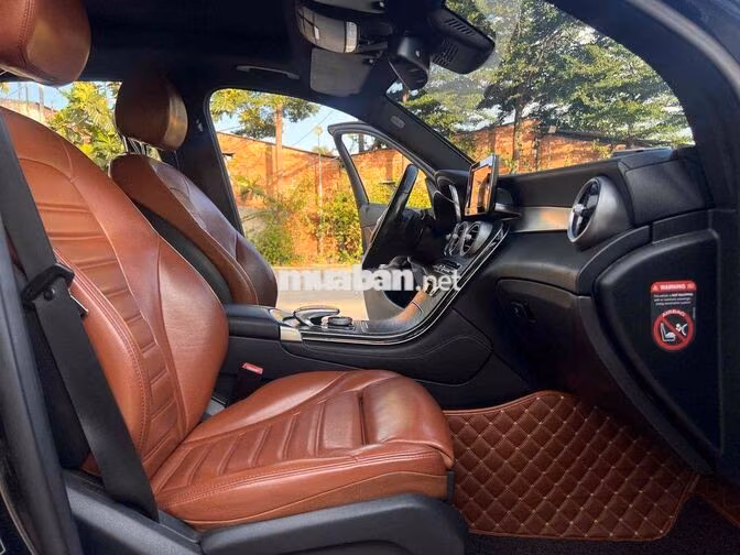 Mercedes-Benz GLC 300 4MATIC 2016 Đen Tự động