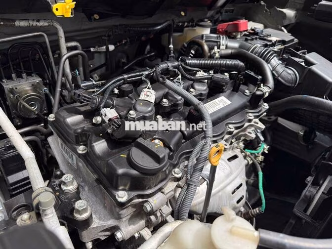 Toyota Veloz E CVT 2024 Bạc Tím 82,563km