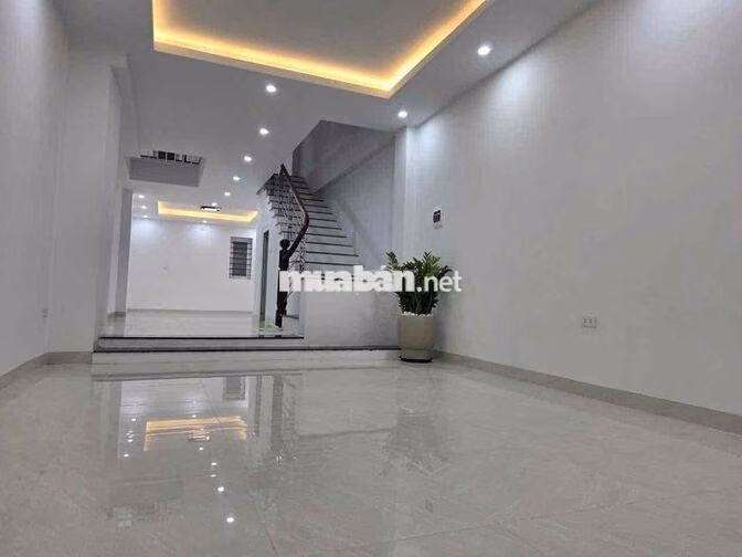 Tiếp tục hạ chào 2 tỷ-Santafe ngủ trong nhà-*** 01 căn Lê Trọng T