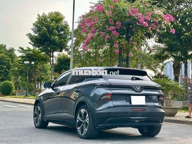 VINFAST VF6 PLUS 2023 PIN MUA XE GIA ĐÌNH ĐI LƯỚT
