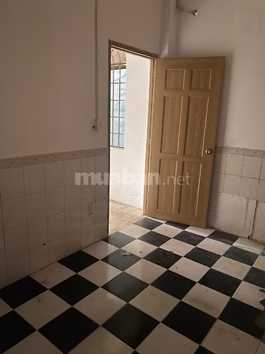 Bán gấp nhà MT Trần Phú Q5 DT 4,2 x 18m 6 Tầng không lỗi PT giá 26 tỷ