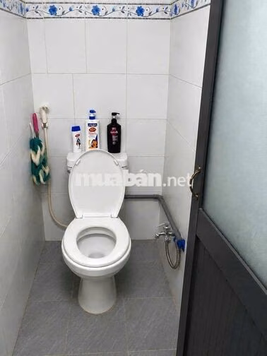 Phòng có máy lạnh, giá rẻ, thích hợp nam ở