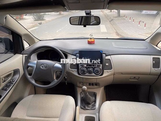 Bán Toyota Innova 2015 Số sàn xe đẹp không lỗi