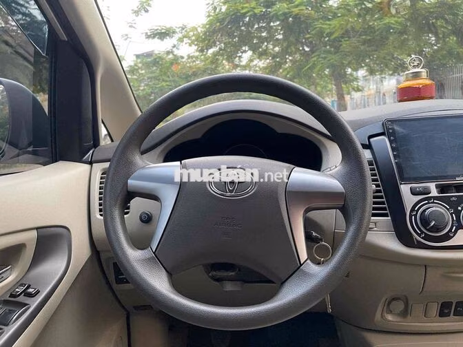Bán Toyota Innova 2015 Số sàn xe đẹp không lỗi