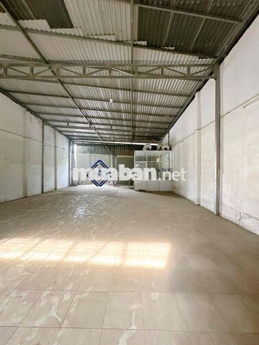 Xưởng 10x20 mặt tiền đường Lê Thị Riêng