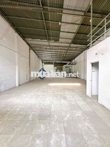 Xưởng 10x20 mặt tiền đường Lê Thị Riêng