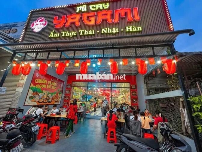 [BAO ĂN Ở, LÀM NGAY] 8 NHÂN VIÊN MỲ CAY YAGAMI