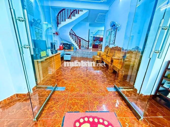 nhà kinh doanh/ văn phòng/ nhà ở/ spa