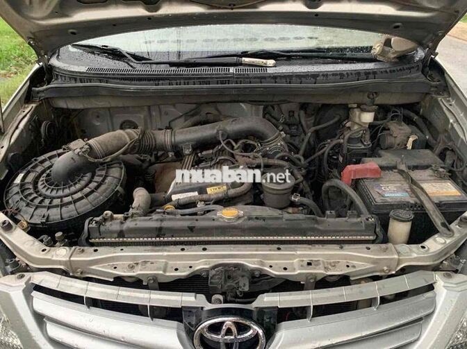 Toyota Innova 2011 Số sàn Bạc