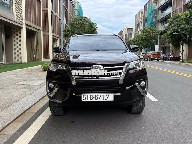 Toyota Fortuner 2018 Dầu Tự động Nâu