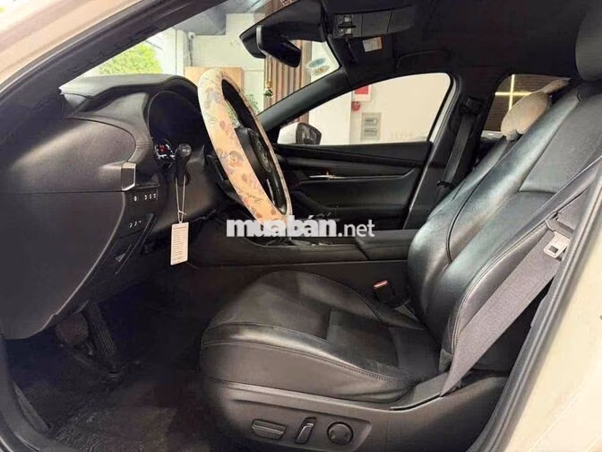 Mazda 3 Sport Premium 2022 đi 67.000 km một chủ