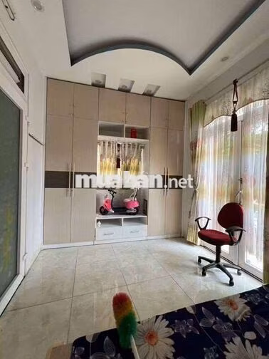 cho thuê nhà mặt đường Ngô Quyền sát chợ hải sản ,gần biển