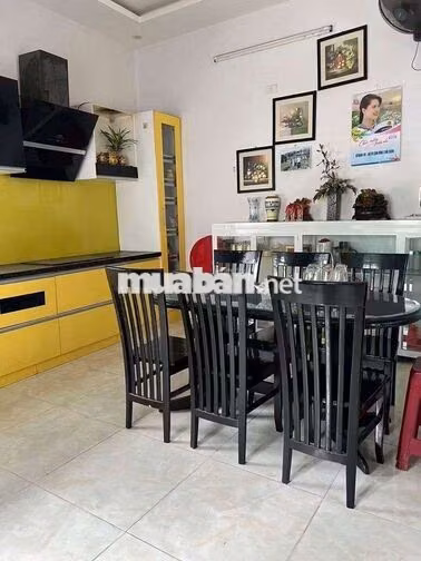 cho thuê nhà mặt đường Ngô Quyền sát chợ hải sản ,gần biển