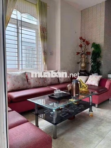 cho thuê nhà mặt đường Ngô Quyền sát chợ hải sản ,gần biển