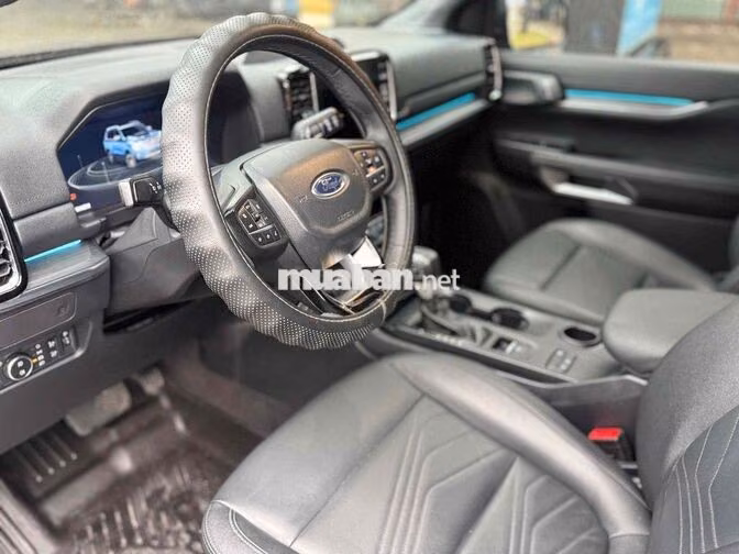 Bán Ford Everest Titanium 2024 đi lướt, bao đẹp