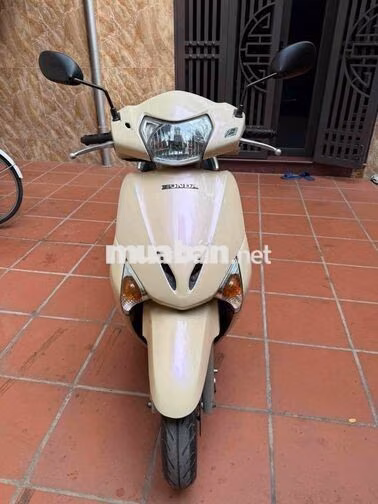Honda Lead Vàng kem Tự động