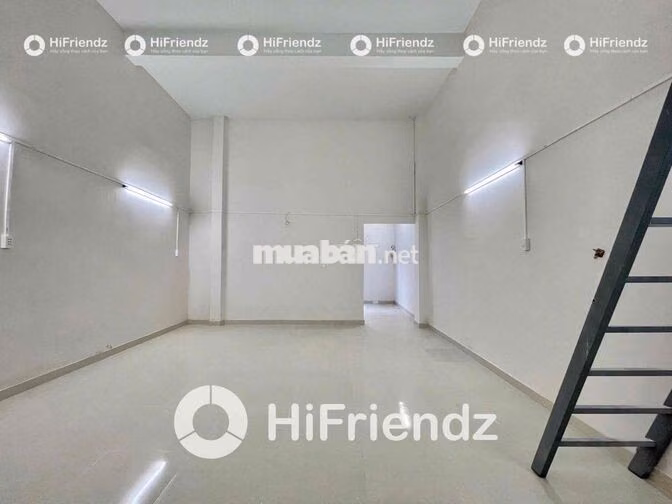 TRỐNG SẴN NHÀ NGUYÊN CĂN SIÊU RỘNG PHÙ HỢP Ở GIA ĐÌNH VỪA KINH DOANH.