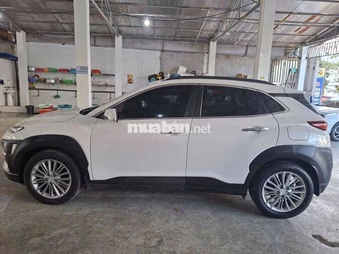 Hyundai Kona 2020. Một chủ Nghệ An từ mới, dàn lốp