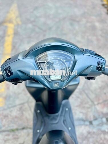 Honda Vision 2022 cá tính 1,6v