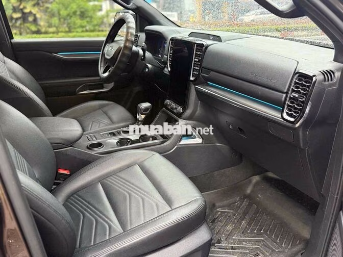 Bán Ford Everest Titanium 2024 đi lướt, bao đẹp