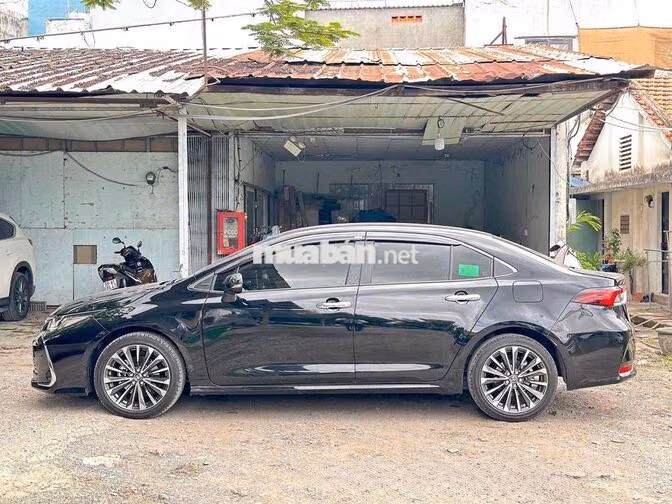 Toyota Corolla Altis 1.8V 2025 Đen 4.400 km