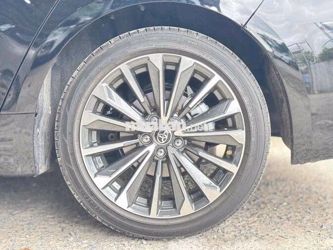 Toyota Corolla Altis 1.8V 2025 Đen 4.400 km