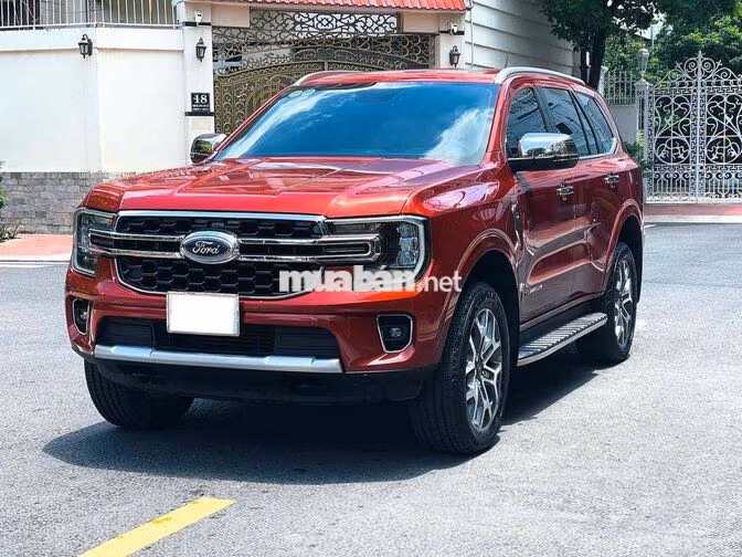 Bán Ford Everest Titanium 2022 đi lướt,hs cầm tay