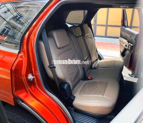 Bán Ford Everest Titanium 2022 đi lướt,hs cầm tay