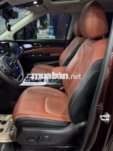 KIA Carnival 3.5 Signature Model 2024 Đỏ