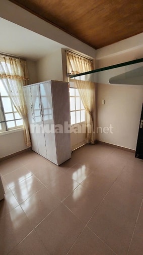 -Cho thuê nhà hẻm sau lưng bánh mì Bon Bon góc Phan Đình Phùng Nguyễn 