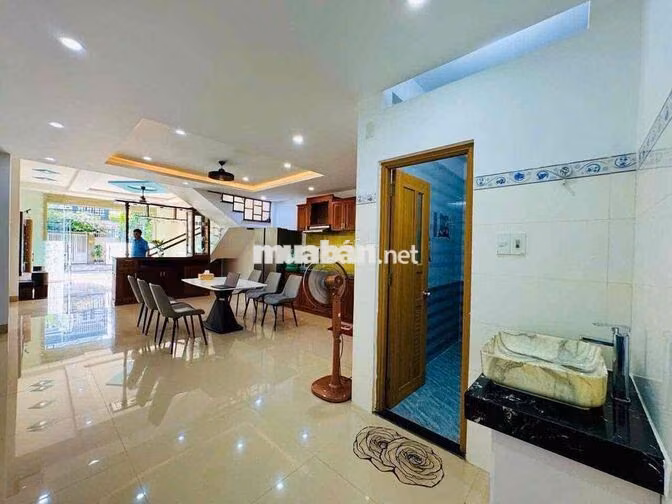 NHÀ 3 TẦNG GẦN BIỂN- PHẠM ĐÌNH HỔ FULL NỘI THẤT