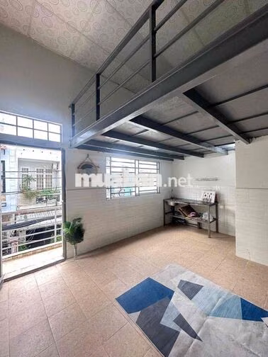 CHO THUÊ PHÒNG TRỌ CÓ GÁC BAN CÔNG RỘNG 35m2 GIÁ RẺ GẦN ĐH Thuỷ Lợi