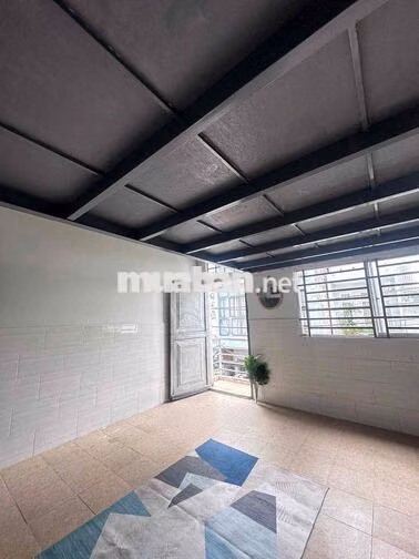 CHO THUÊ PHÒNG TRỌ CÓ GÁC BAN CÔNG RỘNG 35m2 GIÁ RẺ GẦN ĐH Thuỷ Lợi