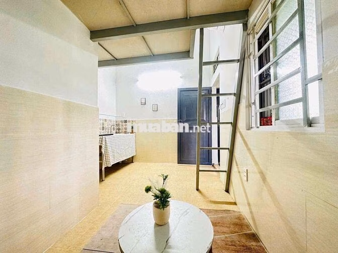 CHO THUÊ PHÒNG TRỌ CÓ GÁC BAN CÔNG RỘNG 35m2 GIÁ RẺ GẦN ĐH Thuỷ Lợi