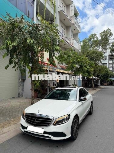Mercedes-Benz C200 Exclusive 2018 Trắng 9 vạn km