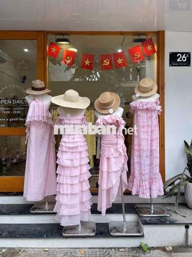 Sang nhượng tiệm cho thuê 500 váy