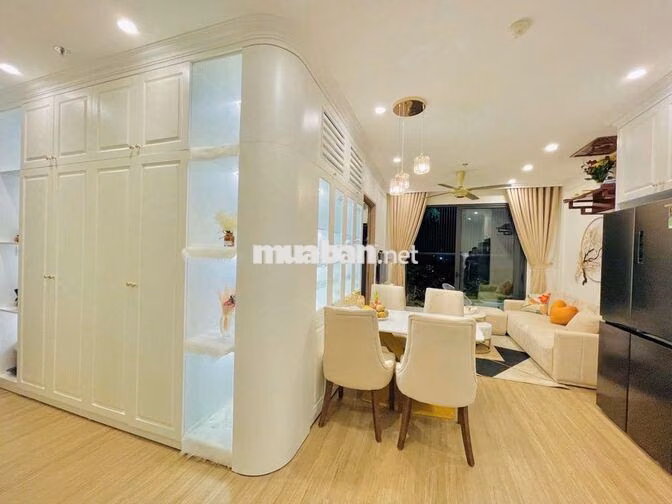 Chủ nhà bán căn 2n2wc - 62m - giá 3ty95- vinhomes smart city