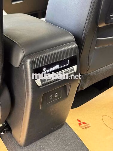 Mitsubishi Destinator Ultimate 2026 Đen Turbo