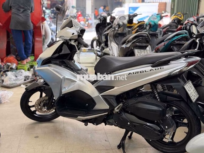 Ab 125 2017 bạc pocher siêu đẹp nợ xấu trả 8tr5