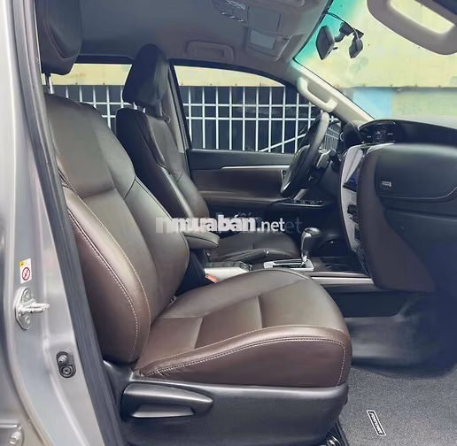 Toyota Fortuner 2018 Xăng STĐ xe gia đình sử dụng