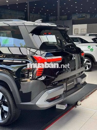 Mitsubishi Destinator Ultimate 2026 Đen Turbo