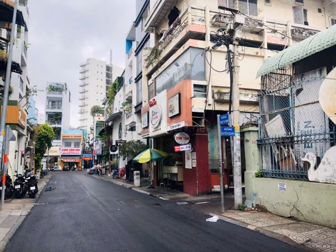 Bán nhà mặt tiền 32 Huyền Quang, Tân Định, TP.HCM (Vị trí đắc địa Q1)