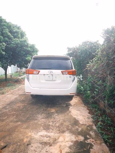 Toyota Innova 7 chỗ màu Trắng