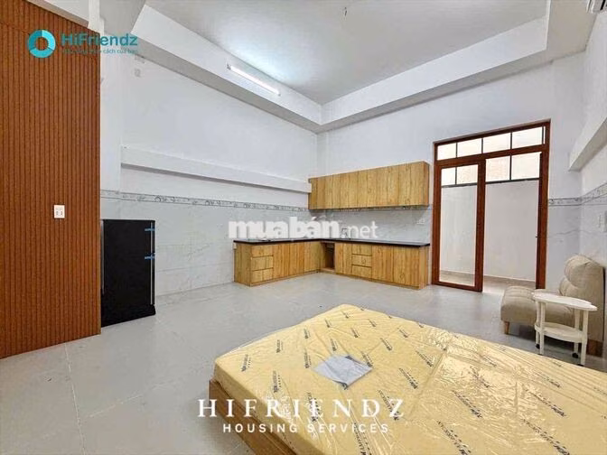 STUDIO FULL NT BANCON - NGAY BẾN XE Q8 - KẾ UEH & VHU - MỚI 100%
