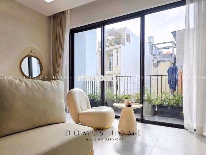 CĂN HỘ NẰM GẦN CHỢ PHẠM VĂN BẠCH_ĐẠI HỌC VĂN HIẾN_HUFLIT_BAN CÔNG