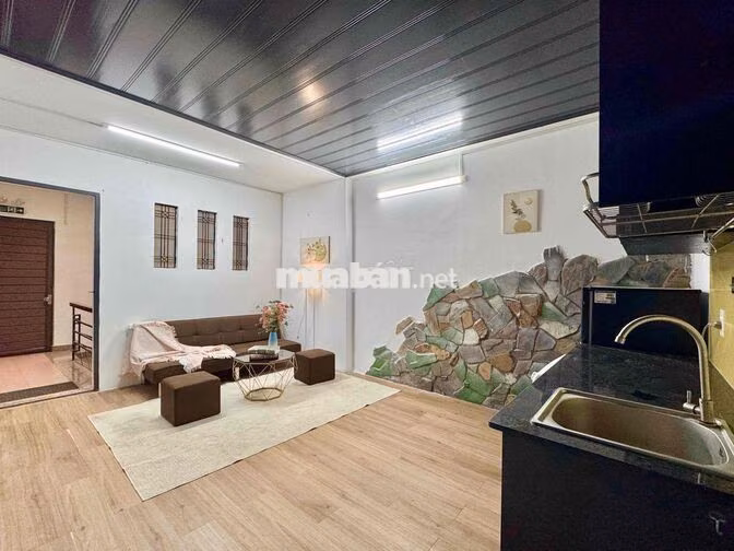 Căn hộ full nội thất 1PN - 1PK rộng 50m2 quận Tân Bình có ban công