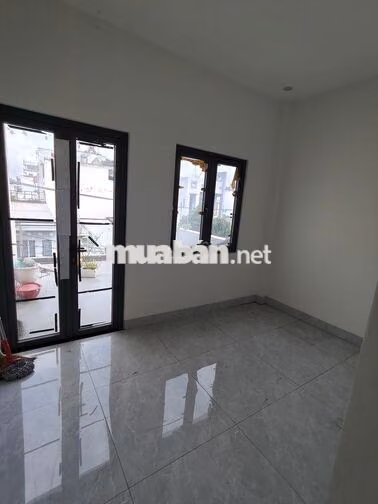 Mặt tiền Tây Sơn ngay chợ Tân Hương 4x20m, 2 lầu mới 16tr/th