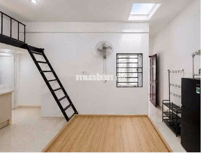 Cho Thuê Phòng có Gác, Rộng, Cửa sổ trời, Gần Học Viện Hàng Không