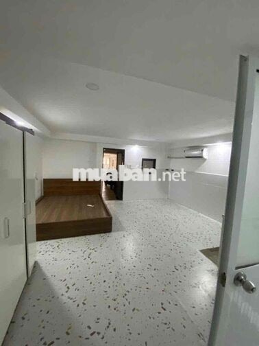 Cho Thuê Phòng Studio, Đủ Nội Thất, Rộng, Gần Đại Học Văn Lang